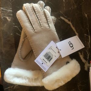 UGG Tech Gloves (touch screen compatible)